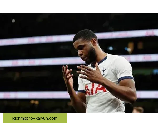 马尔蒂尼：永恒的足球传奇，他的影响力持续激励无数球迷与球员