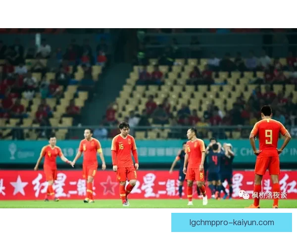 克鲁伊夫阵型变化展现战术灵活性与球队竞争力增强趋势