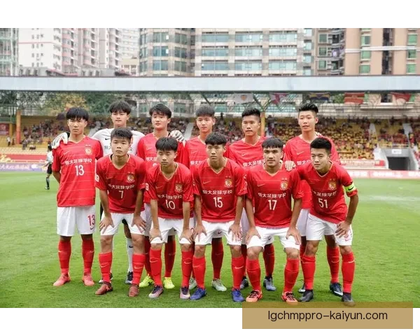 拉菲尼亚状态回暖，速度优势持续引领球队进攻表现